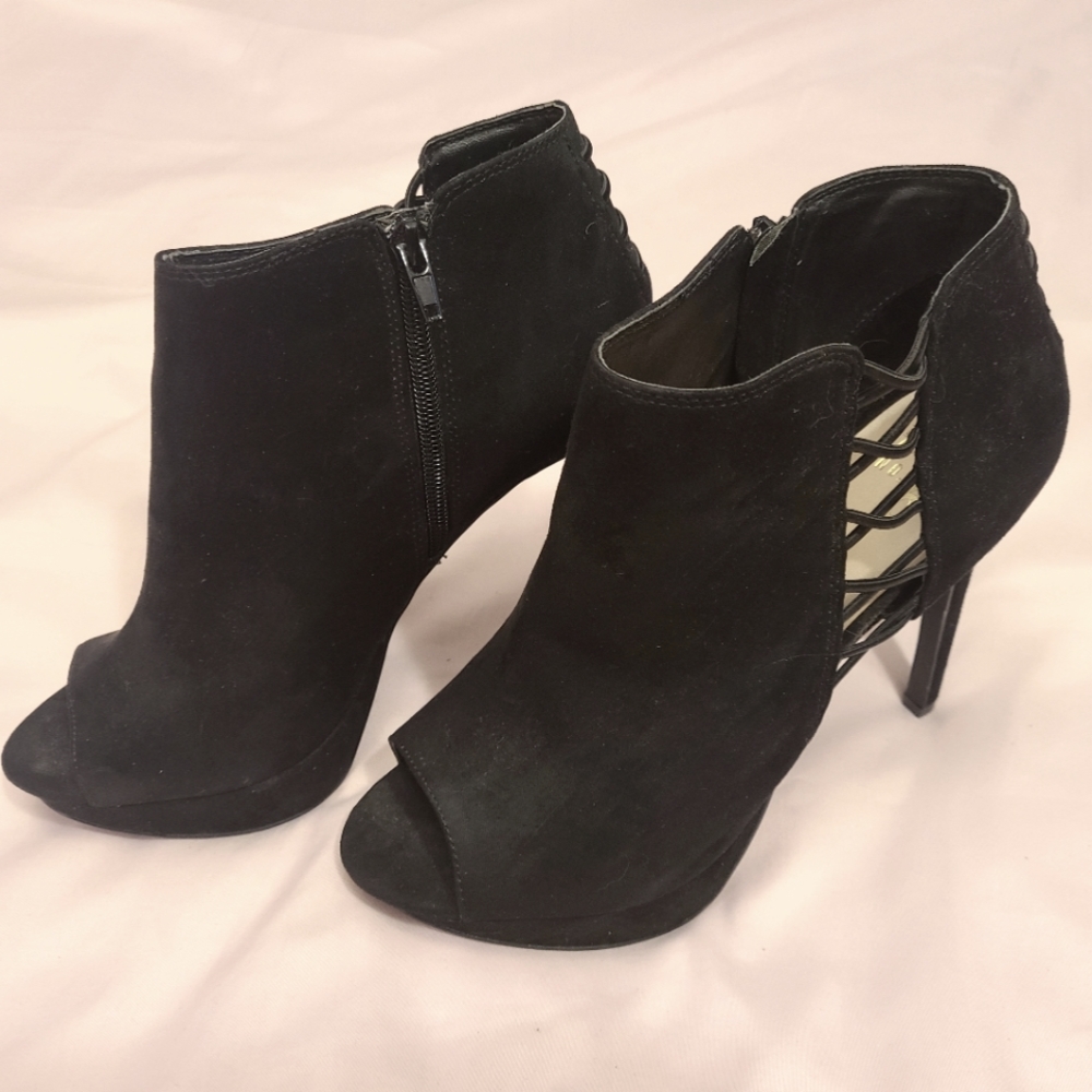 BARELY WORN Black Stiletto Booties size 10